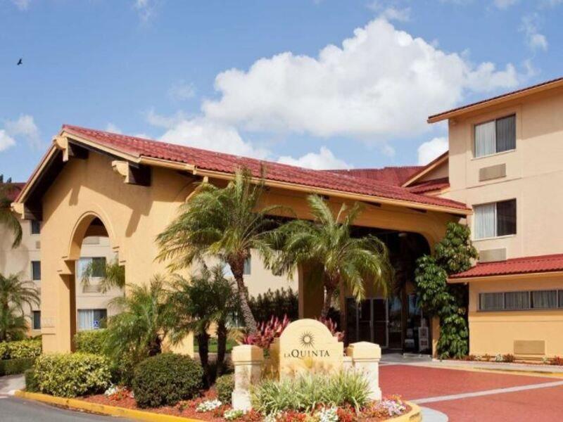 La Quinta By Wyndham St. Pete-Clearwater Airport Hotel Екстериор снимка