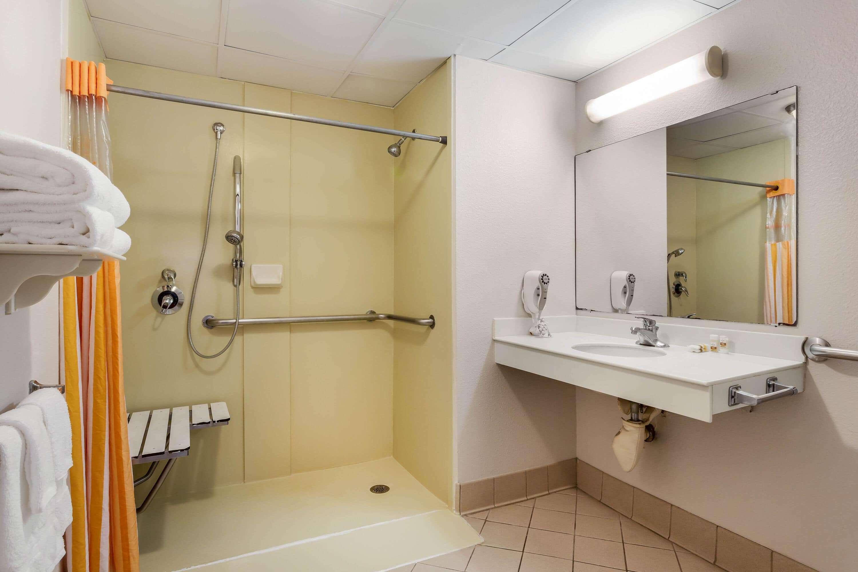 La Quinta By Wyndham St. Pete-Clearwater Airport Hotel Екстериор снимка