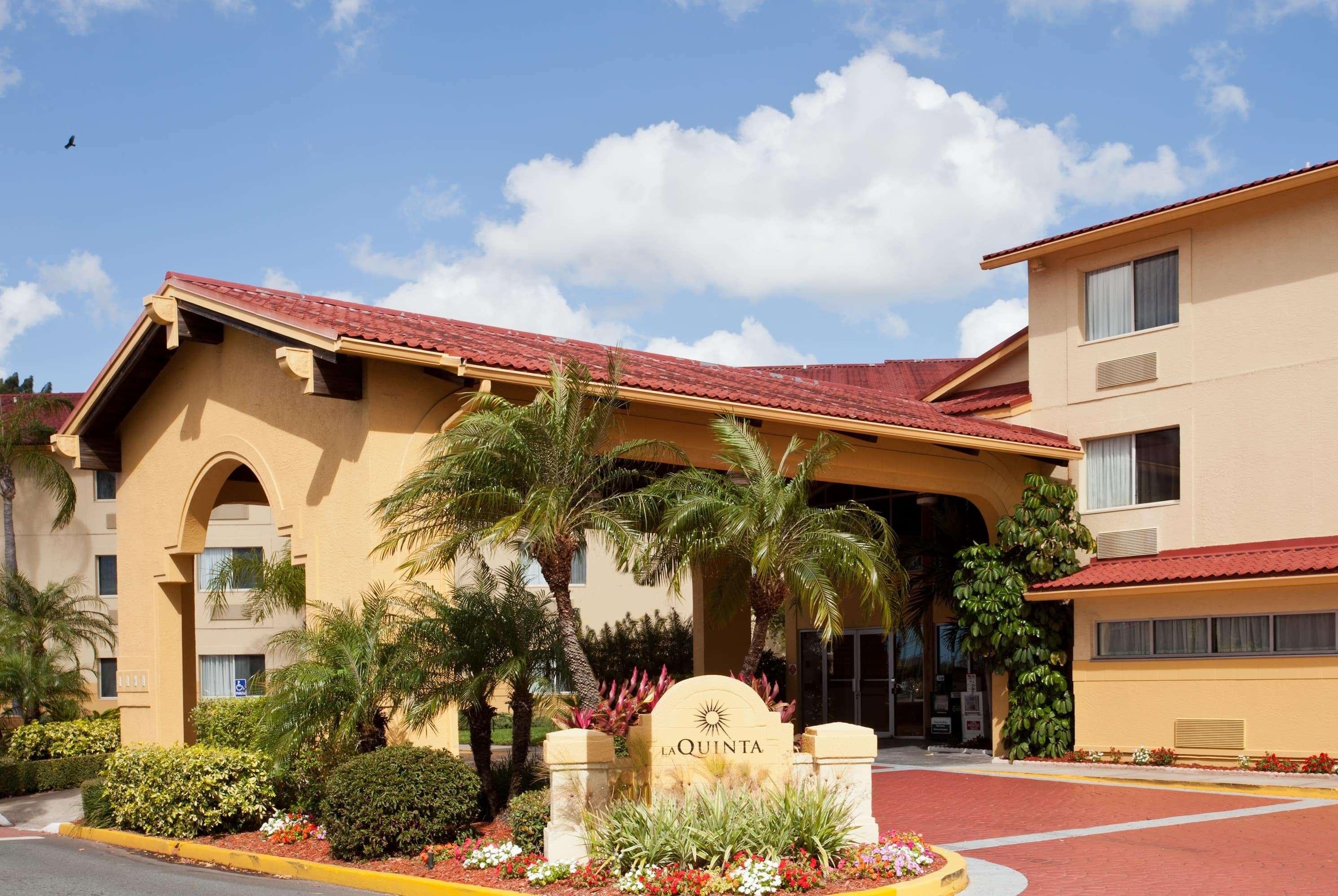 La Quinta By Wyndham St. Pete-Clearwater Airport Hotel Екстериор снимка